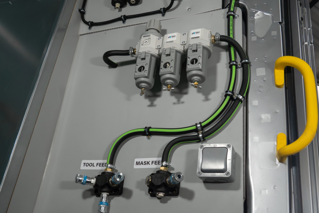 Air supply inside a SMART Repair Van